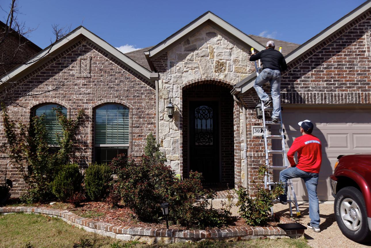 Well-maintained home with attractive landscaping in the Texarkana area